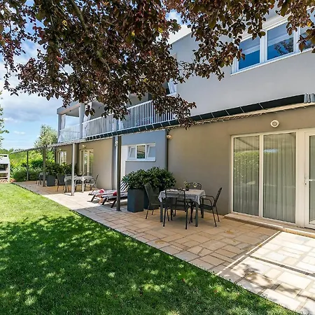 Apartments Dama Porec Exterior photo