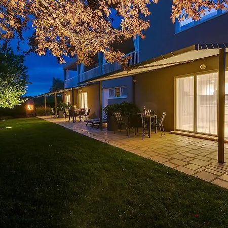 Apartments Dama Porec Exterior photo