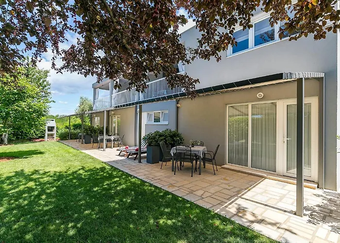 Apartments Dama