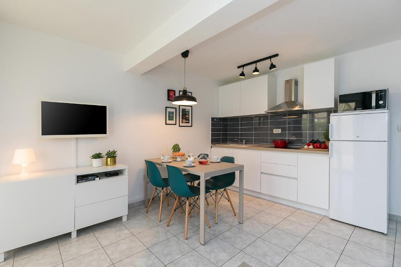 Dama Apartment *