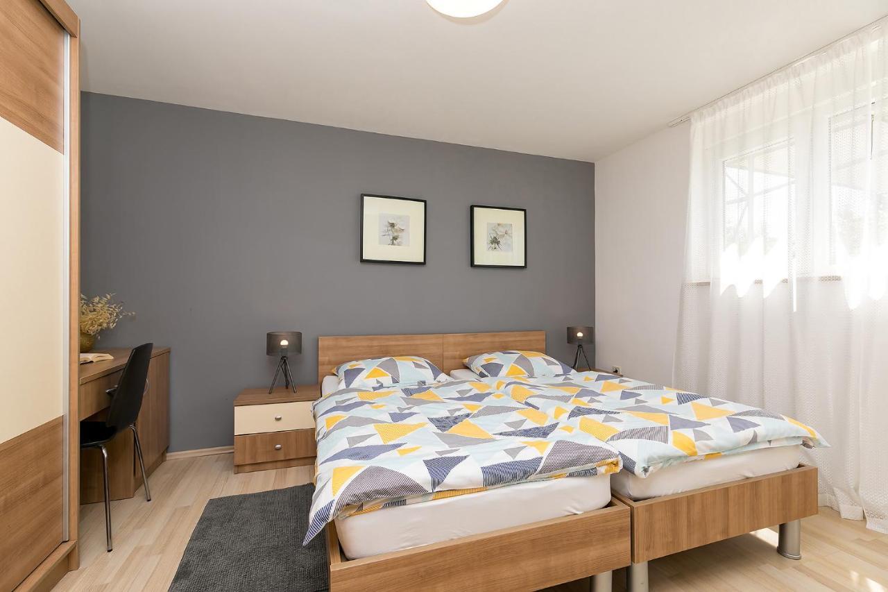 Dama Apartment