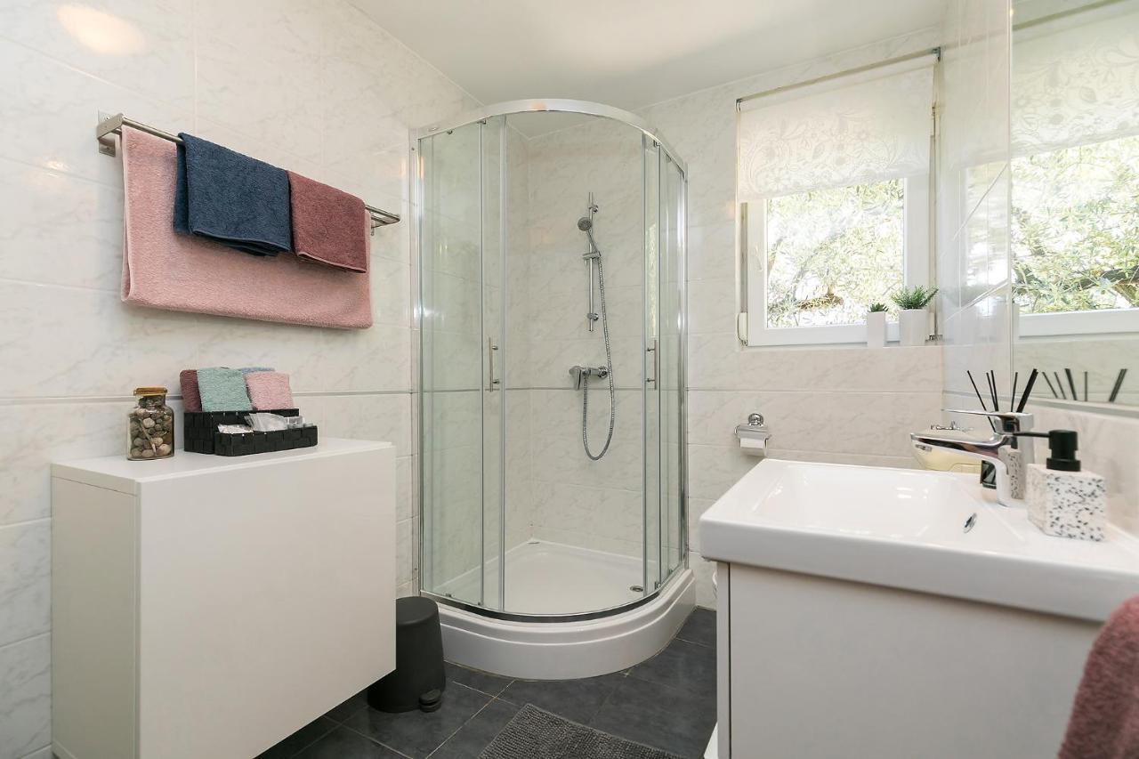 Dama Apartment
